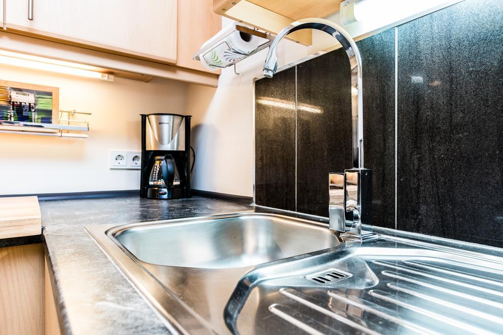 Design Apartment In Koeln Mit Terrasse Ruang foto
