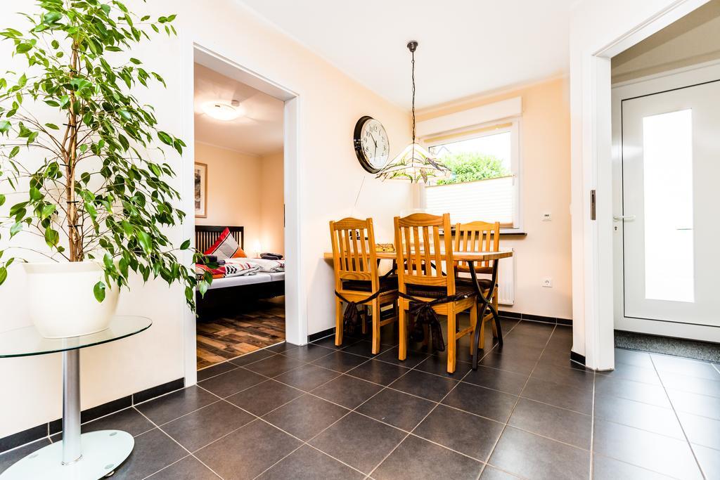 Design Apartment In Koeln Mit Terrasse Ruang foto